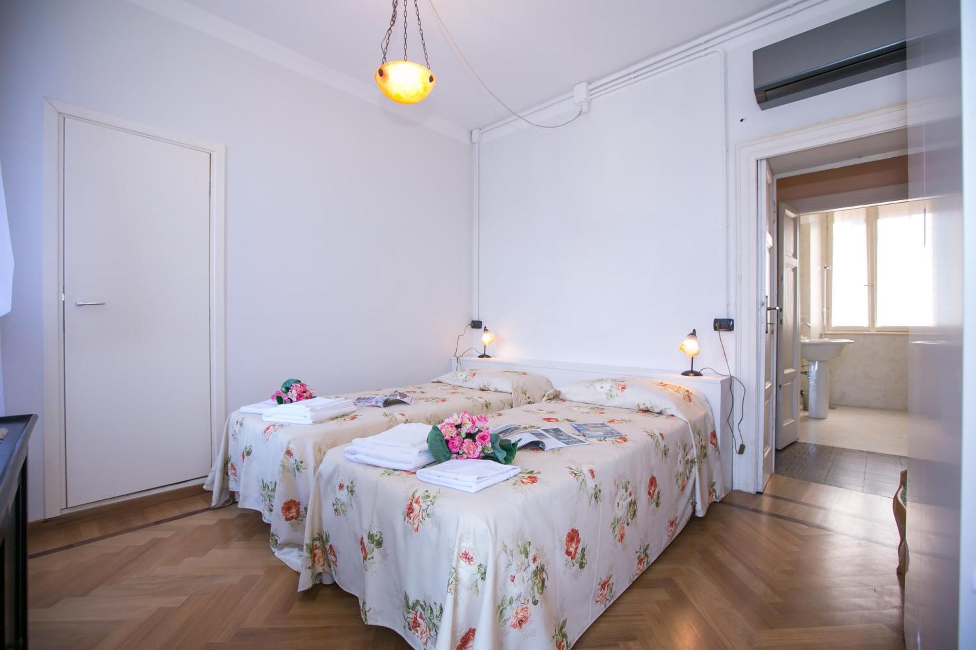 Villa Lucia Grande Варенна Экстерьер фото
